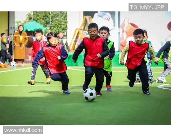 李芳的足球人生：从梦想起航到绿茵场上的辉煌历程