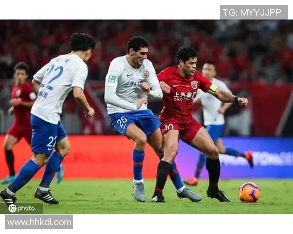 鲁能与上海申花激情对决直播全程回顾与精彩瞬间分析