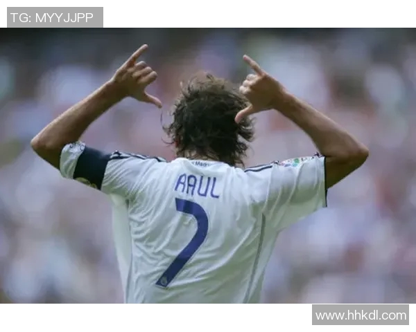 本泽马的传奇之路：从天才少年到足坛巨星的成长历程与成就分析