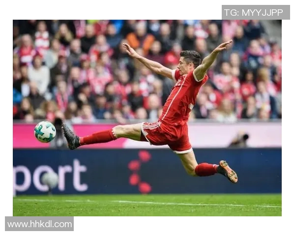 莱万回归旧主战拜仁球迷怒斥其忘恩负义情绪高涨